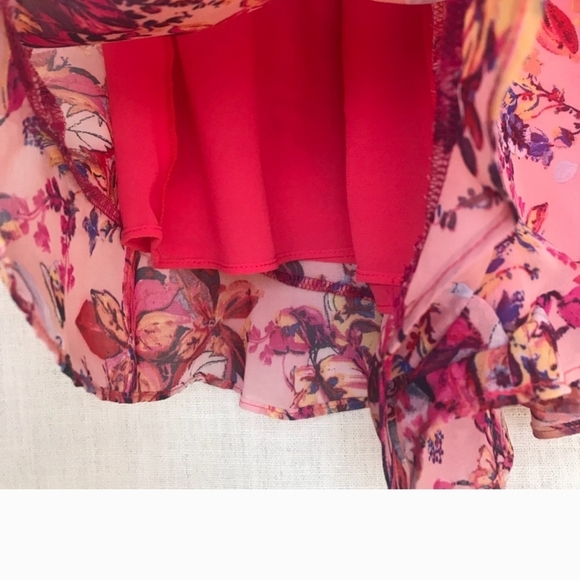 Mary & Mabel Floral printed romper sheer flutter sleeve size medium pink - Picture 6 of 9